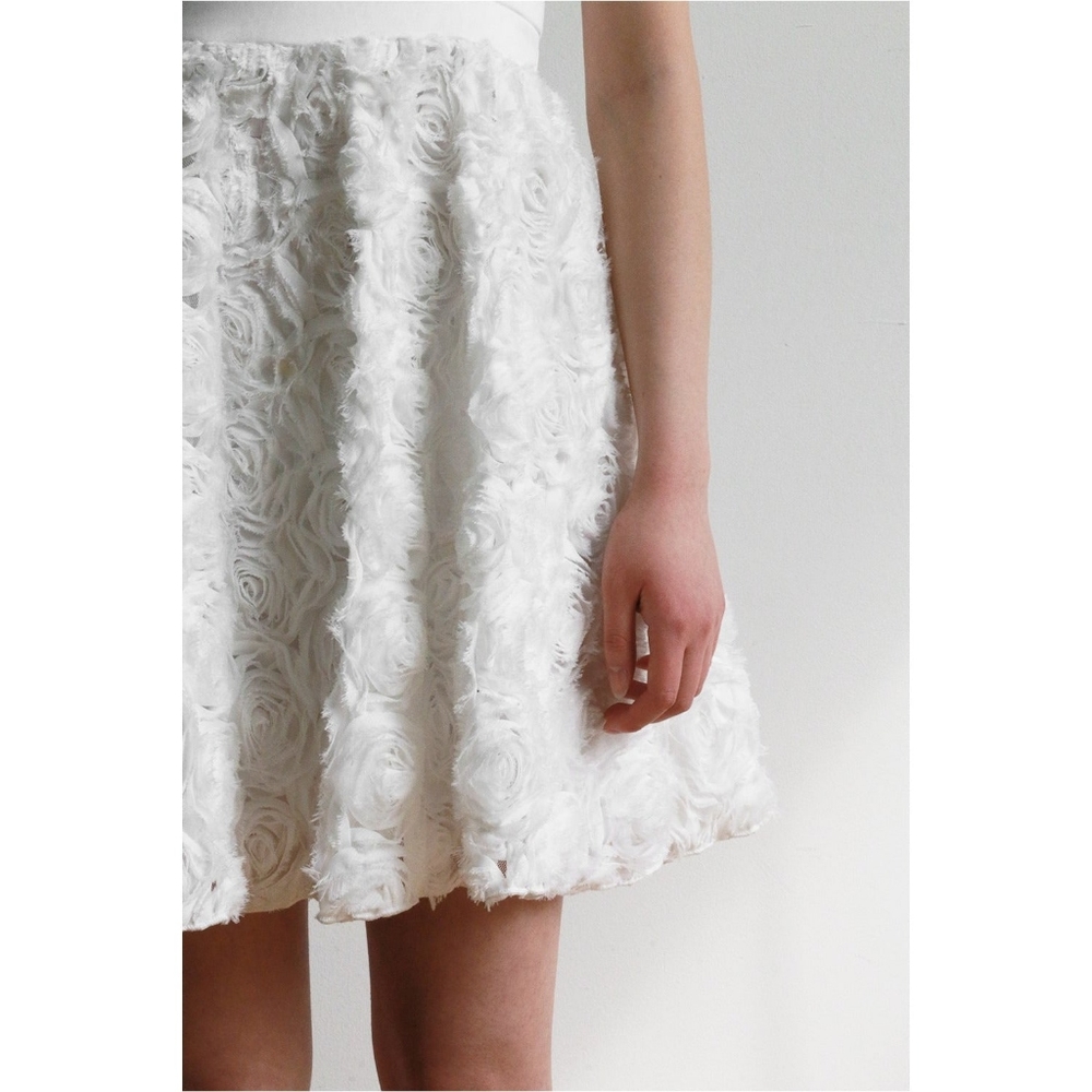 Chelsea | Roses Dress - Picture 4 of 4